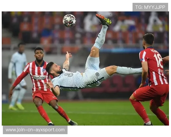 吉鲁倒钩攻门再次引爆社媒